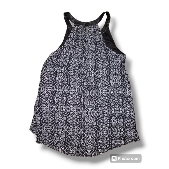 Torrid Black White Floral Leather Halter Hi-Lo Hem Lined Sleeveless Top - Size 2 - Picture 3 of 8
